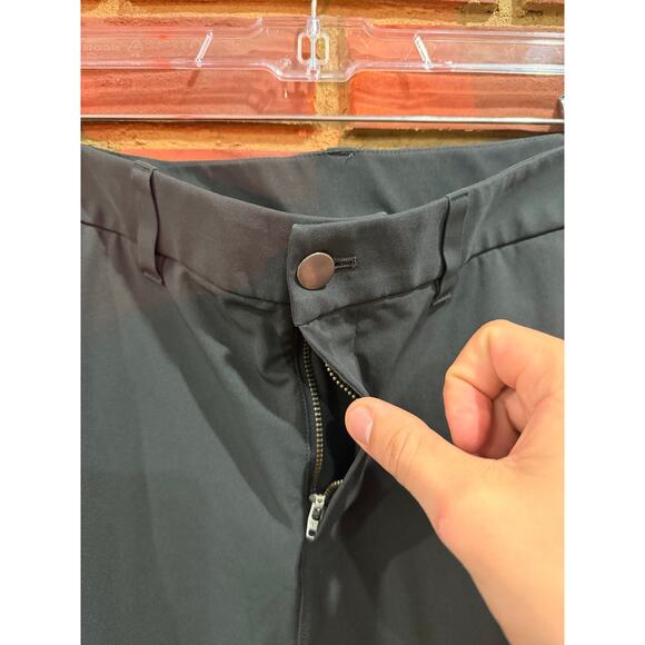 Lulu Lemon ABC pants - Picture 3 of 7